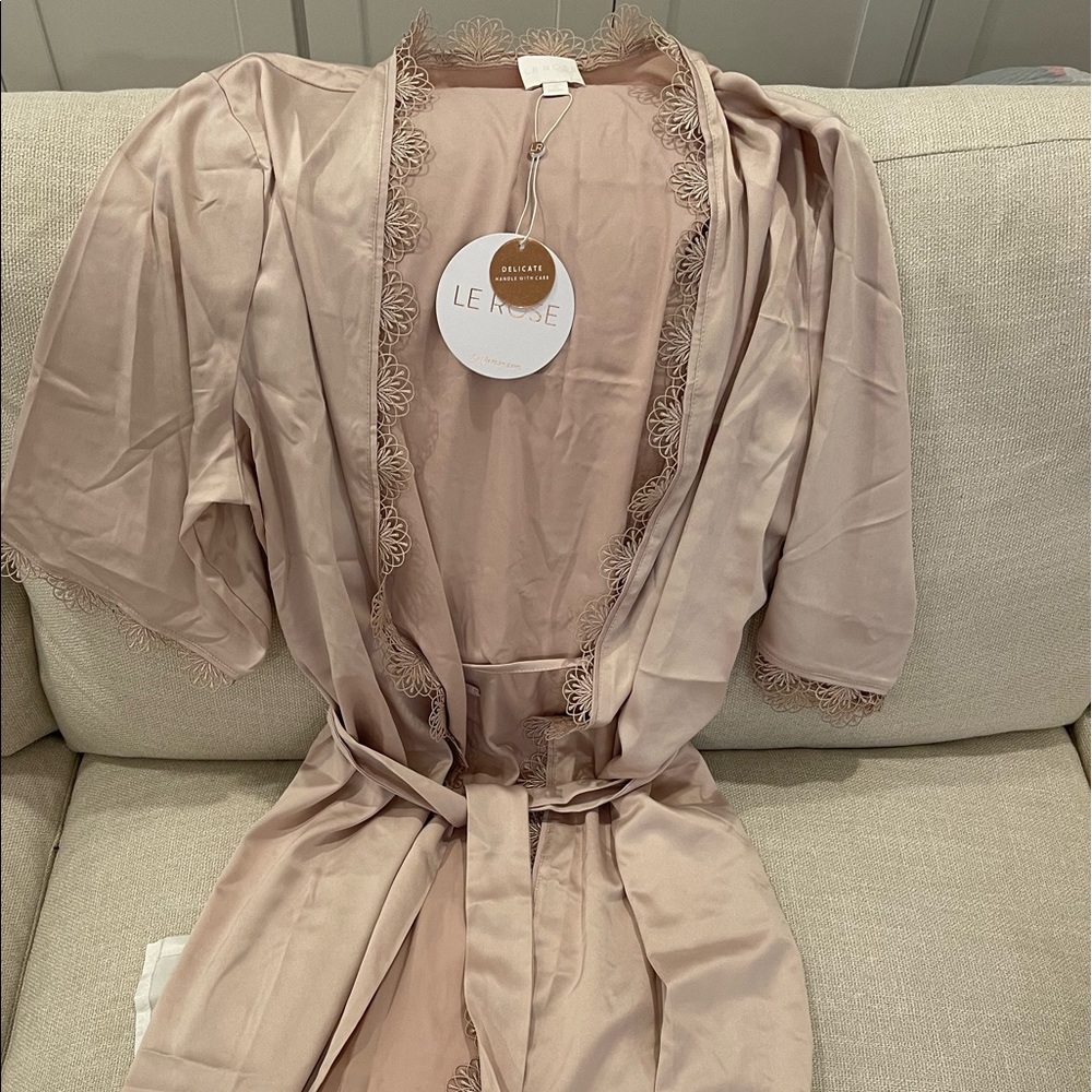 LeRose champagne satin robe size XS/S